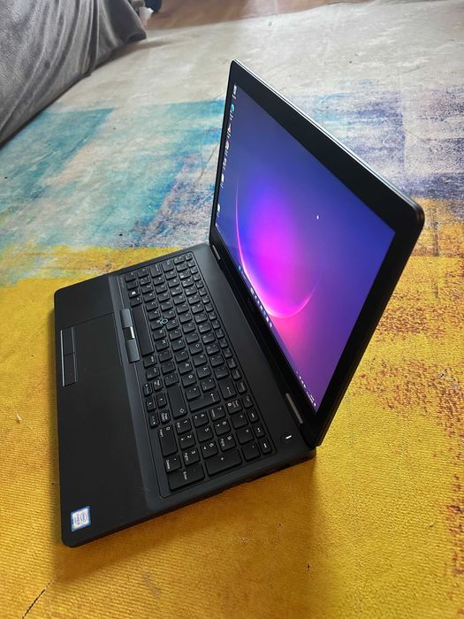 laptop Dell latitude 5570, i5 gen 6, 8 gb, ssd 120 , Full Hd