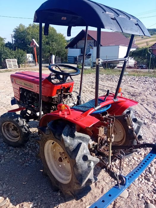 Tractoras Yanmar