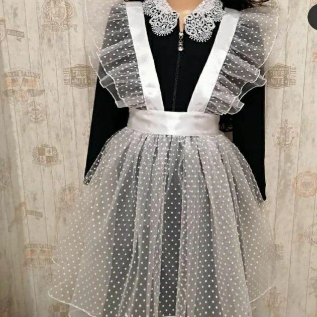 Школьные фартуки продам.