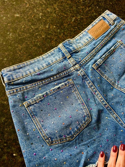 Дамски къси панталонки с камъчета DESIGUAL