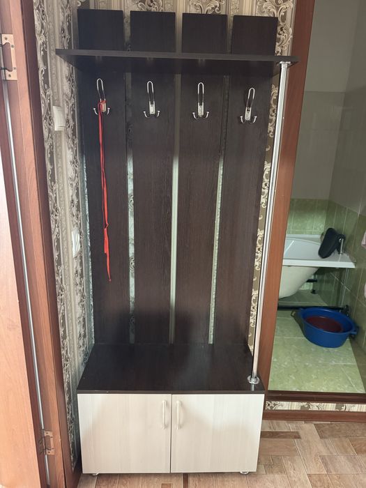 Мебель,шкафы и комот