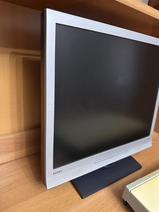 Монитор рабочий от BENQ.