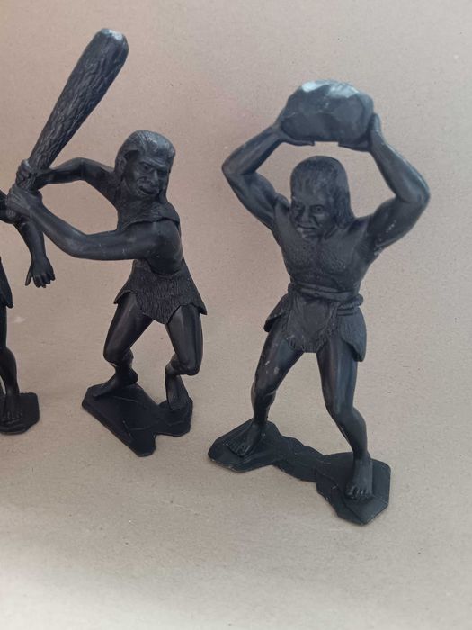 jucarie din plastic, Soldatei vechi Rusești epoca de piatra, Lot figurine de colectie din perioada comunista RSR