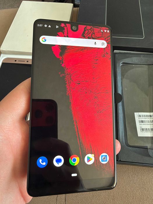 Essential Phone PH-1 и LeEco X620