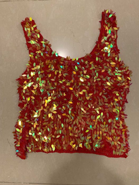 Vand top rosu matase, top paiete auriu sau rosu, marime M-L