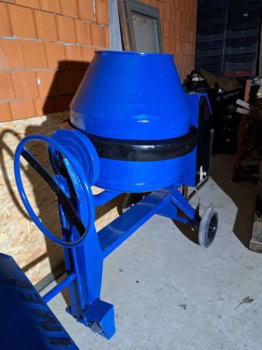 Betonieră de350 litri de vânzare .