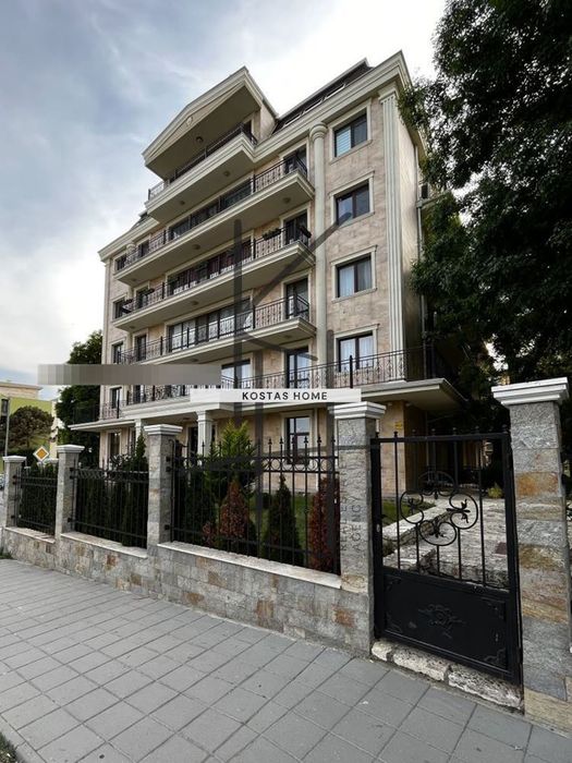 Продава се Двустаен апартамент в к.к. Св.Св. Константин и Елена - 68 кв.м за 3162 €/кв.м - Снимка #1