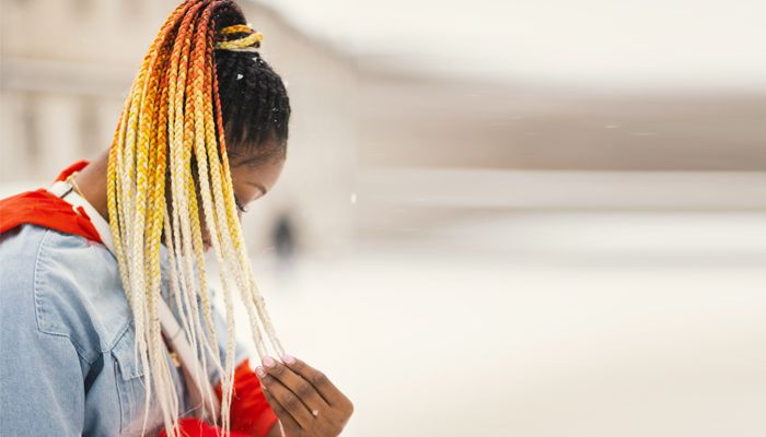 Codițe împletite afro