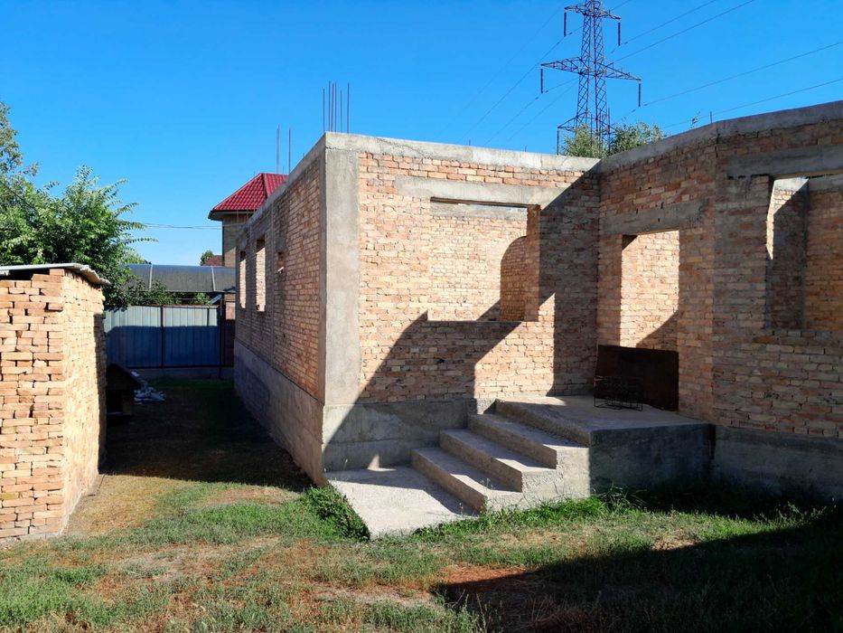 Участок 10 соток Дом