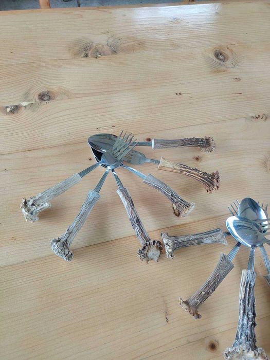 Продавам комплект ръчно изработени прибори