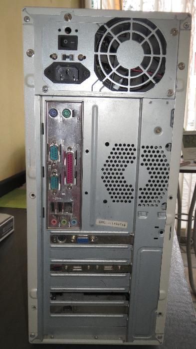 компютър,клавиатура,тонколонки