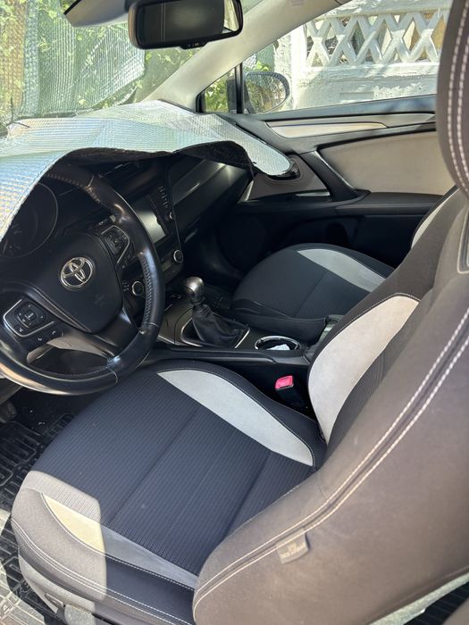 Vind Toyota Avenssis