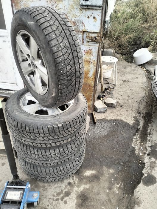 Продам комплект шин с дисками 20/65/15