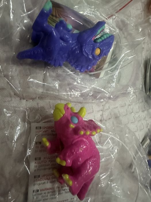 Киндера игрушки! !