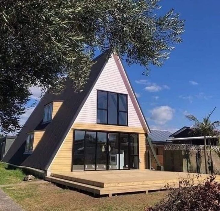 Vând case modulare la comanda clientului