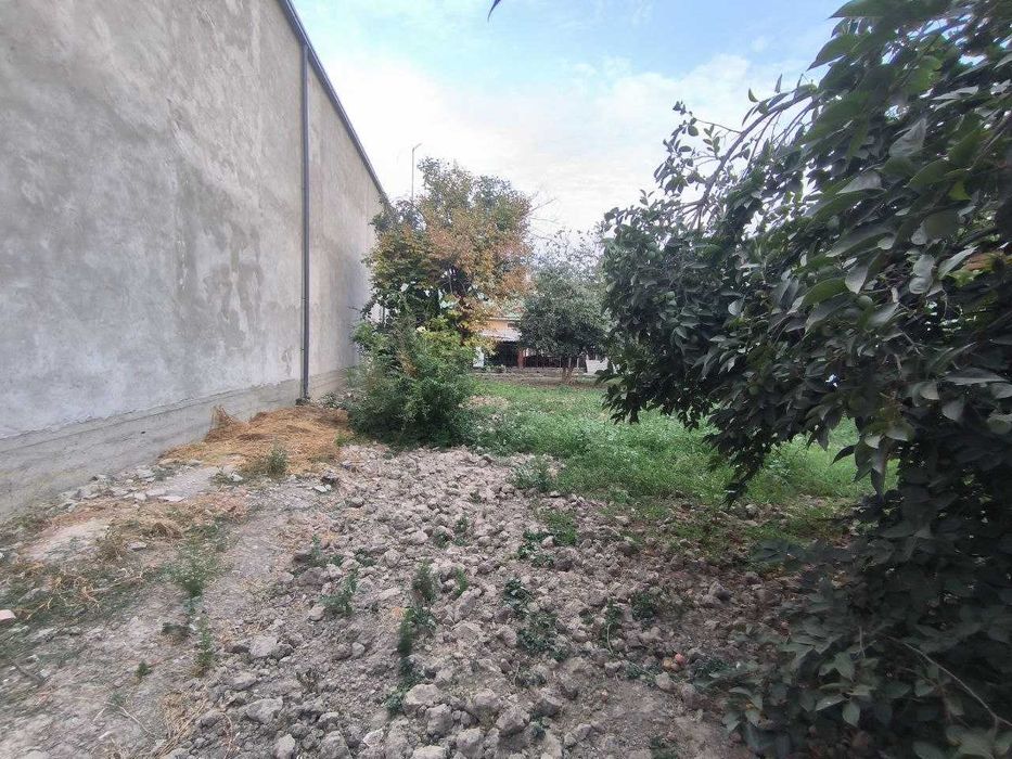 Sotiladi 7 sotih hovli Qorasu 6 Продается 7 соток участок Карасу 6