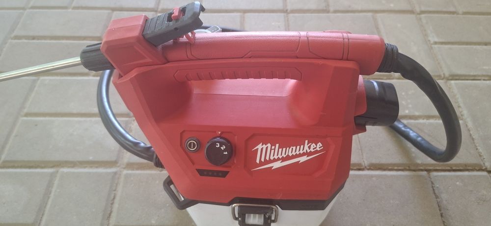 Milwaukee pulverizator