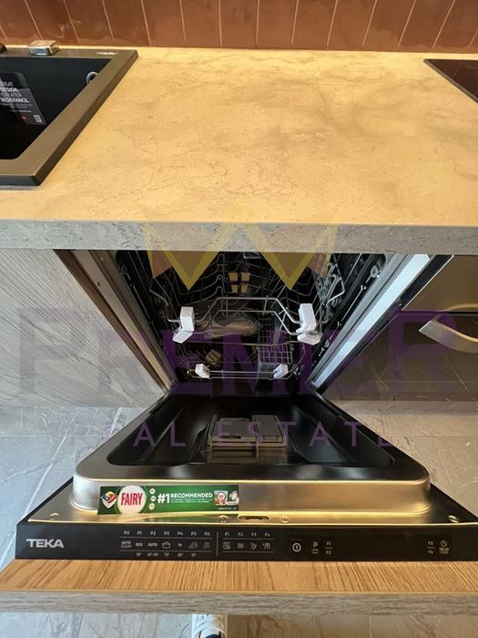 Дава се под наем Двустаен апартамент в Варна, Център - 70 кв.м за 1100 € - Снимка #4