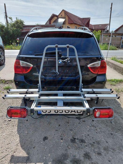 Vand suport pentru transport biciclete cu prindere in carlig de remorcare