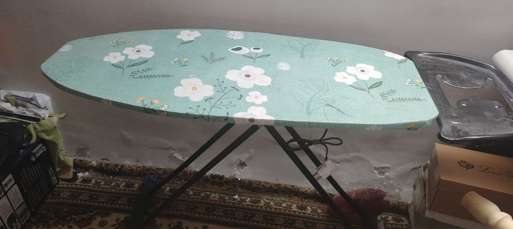 Dazmol stoli sotiladi