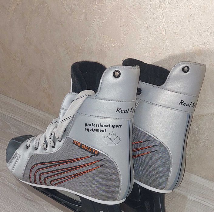 Продам коньки хоккейные