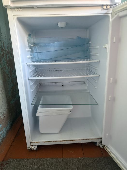 Продам рабочий холодильник