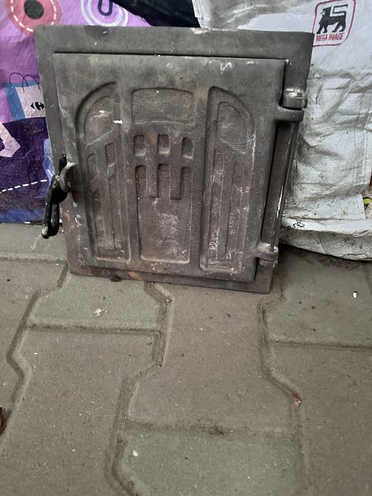 Vând uși de teracotă