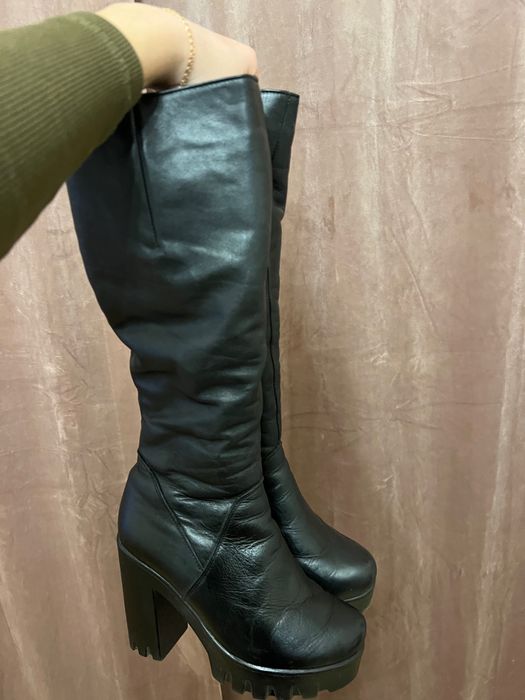 Продавам дамските ботуши