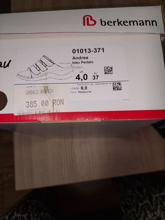 Sandale decupate cu 3 scai .Culoare  blomarin   închis ,-Sidefiu  !