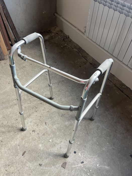 Инвалидная коляска