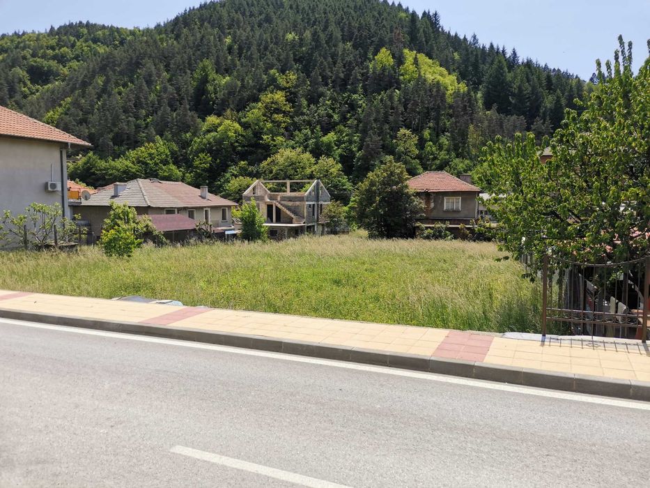 Продава се Парцел в Златоград - 700 кв.м за 108 €/кв.м - Снимка #2