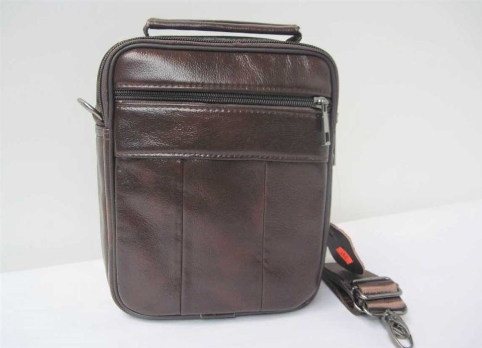 Borseta maro pentru barbati -  20 x 16 x 7 cm.