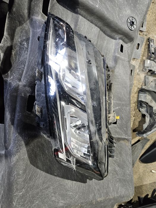 Ляв фар със забележки за Peugeot 308 2023г