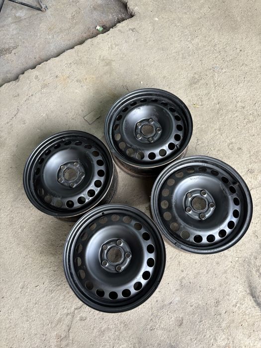 Комплект штампов R15 5x105 в хорошем состоянии