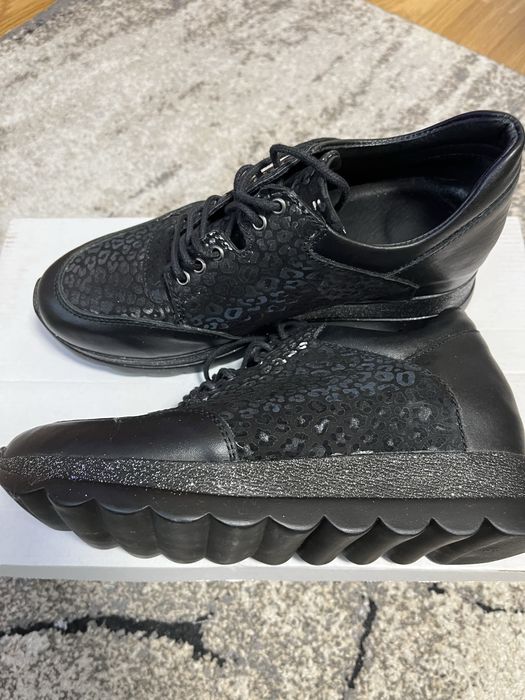 Дамски обувки с платформа