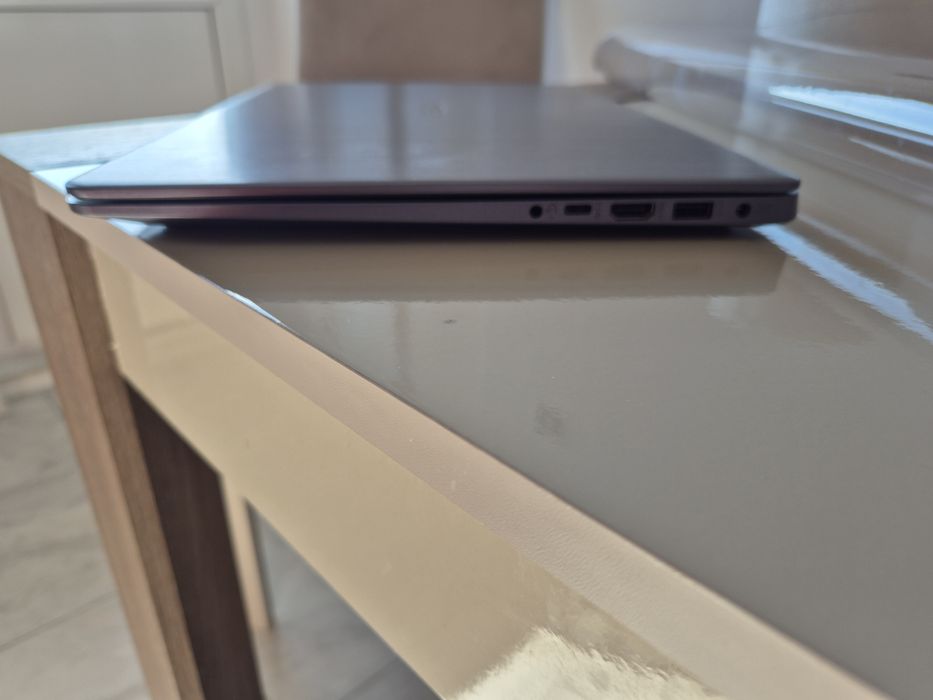 Laptop Asus VIVOBOOK, Intel Core I7-8550U,8GB Ram, SSD 512GB,impecabil