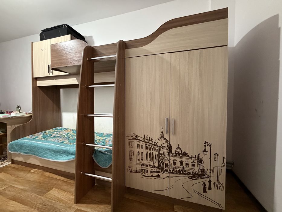 Двухъярусная кровать