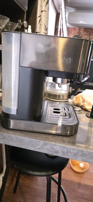 Продам кофемашину новая