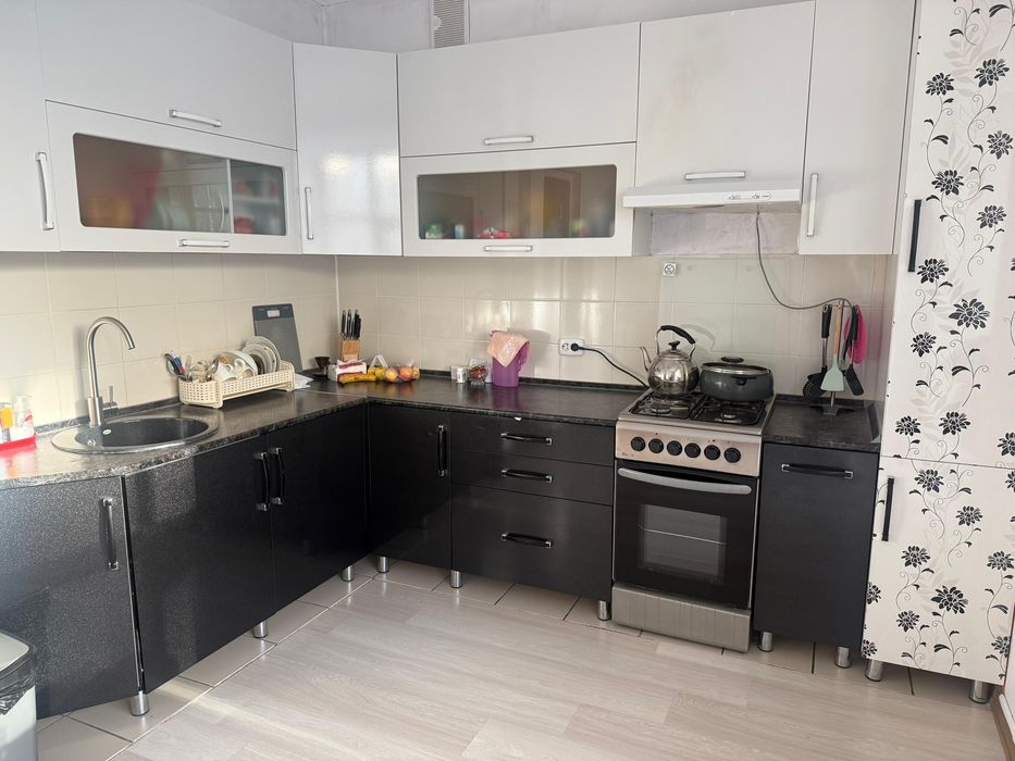 Срочно Куханный гарнитур