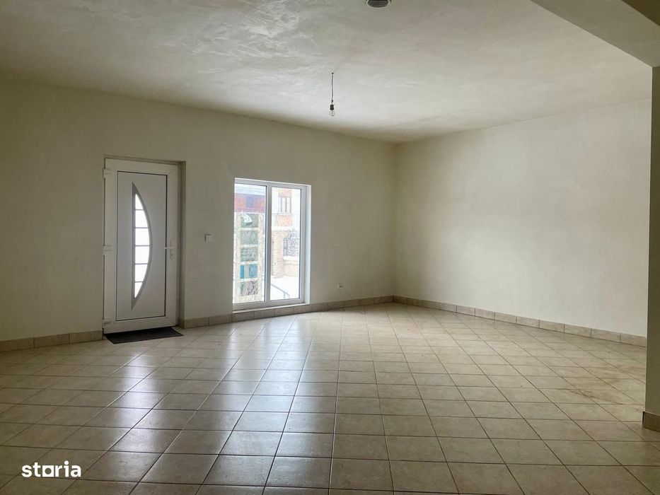 Spațiu comercial de Închiriere/Vânzare | 110 mp | Dornești