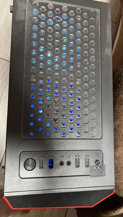 Геймърски компютър (само кутията) Водно охлаждане