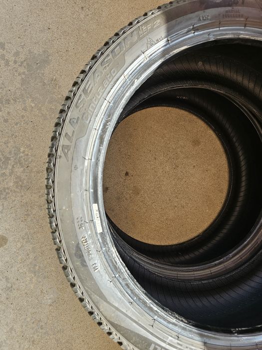 225 40 18 Pirelli cinturato allseason sf2