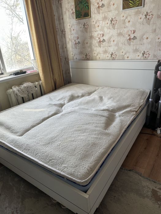 Кровать двуспальная