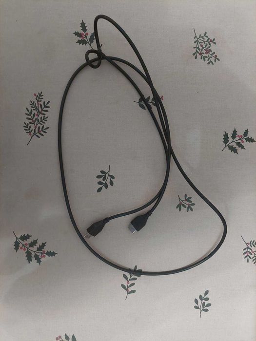 PlayStation 4 Slim 1TB в много добро състояние + 3 игри комплект