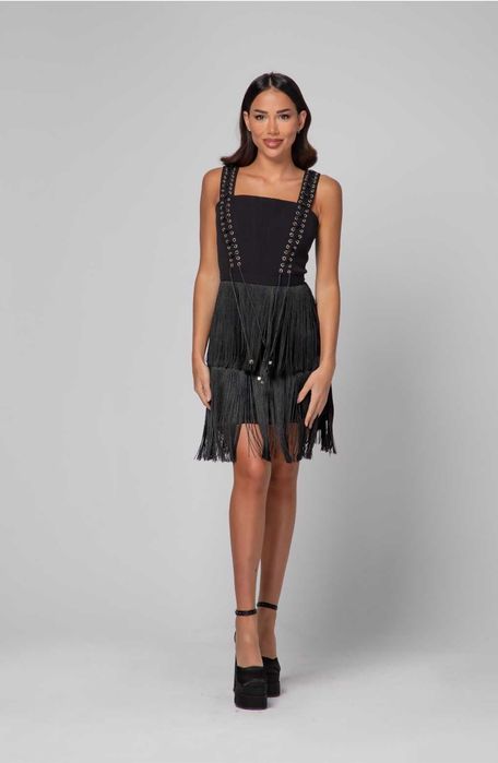 Черна рокля с ресни