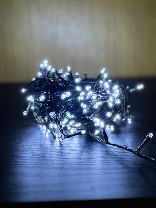 180 светещи LED лампички