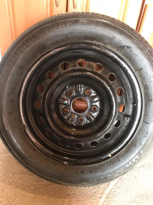 Продам диски с шинами Pirelli R16