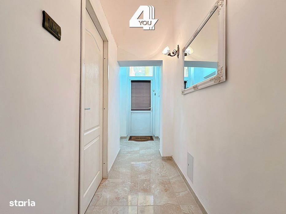 Închiriez apartament 3 camere, Ultracentral, B-dul. Revoluției, et.1