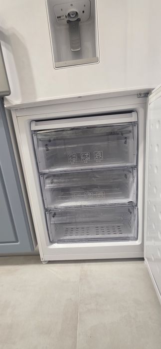 Frigider combina frigorifica BEKO in stare NOUA