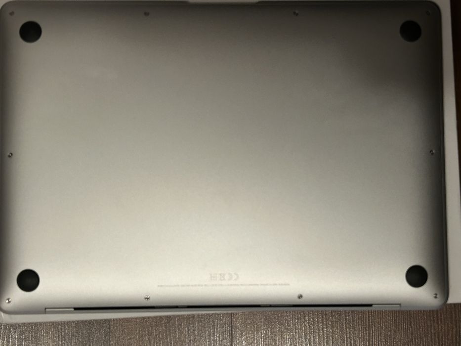 MacBook Air 2020 Intel i3 / 8GB / 256GB Retina baterie nouă 100%